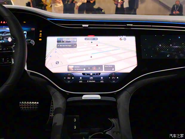 梅赛德斯-EQ 奔驰EQE 2022款 350 AMG Line Edition 1 欧洲版