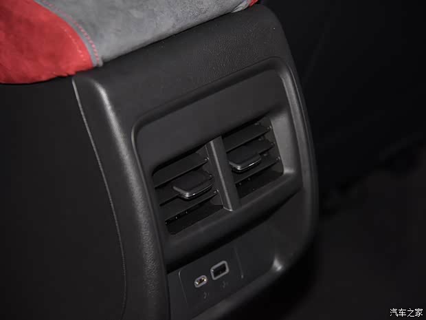 上汽通用凯迪拉克 凯迪拉克XT4 2021款 28T 两驱领先型