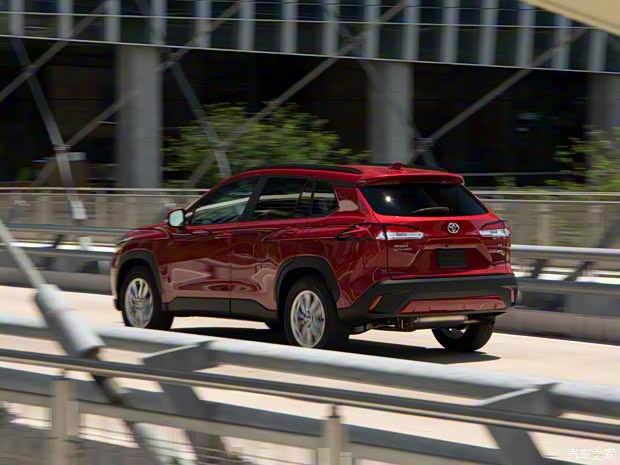 丰田(进口) 卡罗拉Cross(进口) 2022款 LE AWD 美国版