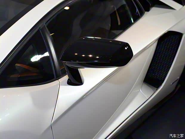 蘭博基尼 Aventador 2017款 AVENTADOR S