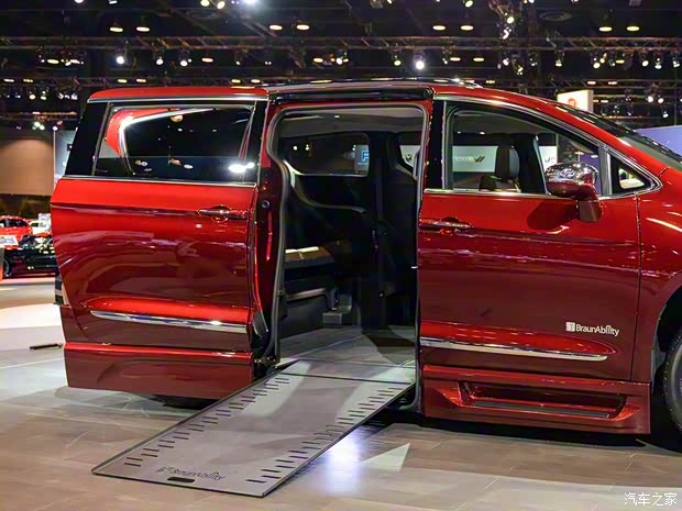 克莱斯勒(进口) Pacifica 2017款 BraunAbility 克莱斯勒(进口) Pacifica 2017款 BraunAbility