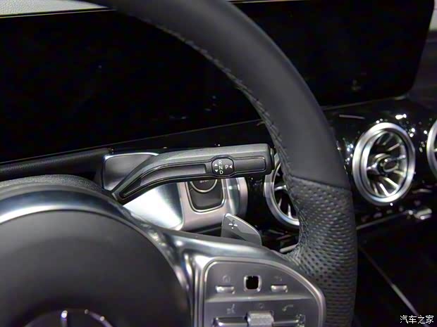 北京奔驰 奔驰EQB 2021款 EQB 350 4MATIC 北京奔驰 奔驰EQB 2021款 EQB 350 4MATIC