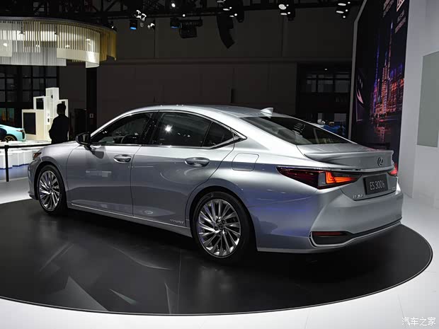 雷克萨斯 雷克萨斯ES 2021款 300h 雷克萨斯 雷克萨斯ES 2021款 300h