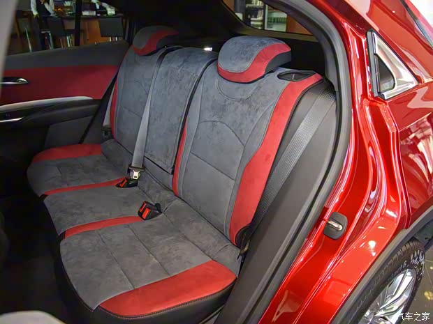 上汽通用凯迪拉克 凯迪拉克XT4 2021款 28T 两驱领先型