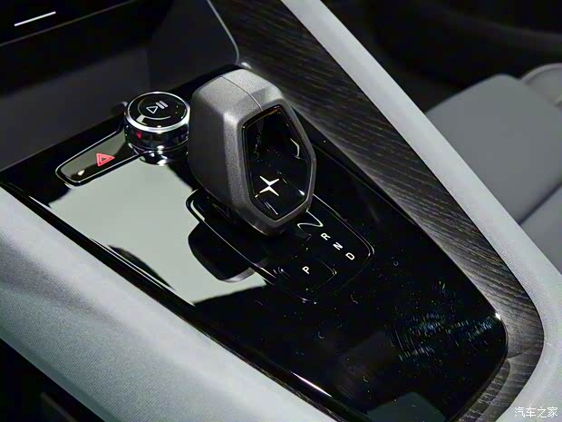 Polestar Polestar 2 2021款 雙電機(jī)長(zhǎng)續(xù)航