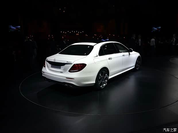 北京奔驰 奔驰E级 2016款 E 320 L 运动型 4MATIC 北京奔驰 奔驰E级 2016款 E 320 L 运动型 4MATIC