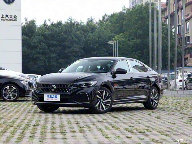 上汽大众 帕萨特 2022款 330TSI 星空精英版 上汽大众 帕萨特 2022款 330TSI 星空精英版