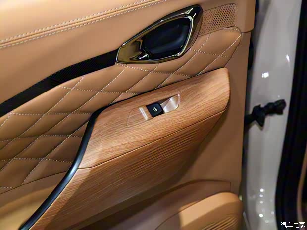 上汽通用五菱 新寶駿Valli 2021款 狂想家