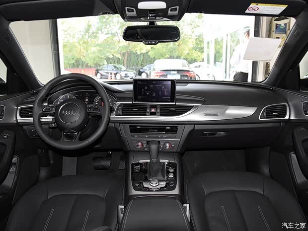 一汽-大眾奧迪 奧迪A6L 2018款 30周年年型 45 TFSI quattro 運(yùn)動(dòng)型