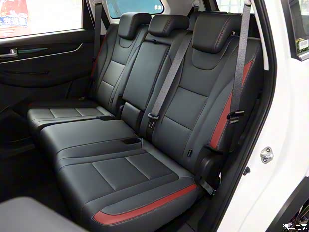 東風(fēng)風(fēng)行 風(fēng)行T5 2022款 盛世款 1.5T 自動遠(yuǎn)夢版七座