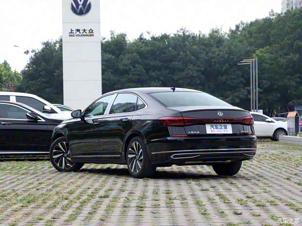 上汽大众 帕萨特 2022款 330TSI 星空精英版 上汽大众 帕萨特 2022款 330TSI 星空精英版