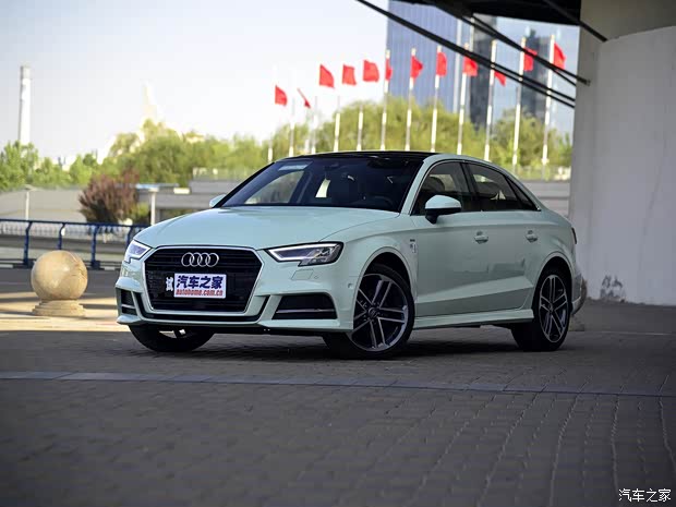 一汽-大众奥迪 奥迪A3 2018款 30周年年型 Limousine 40 TFSI 风尚型