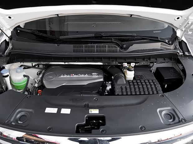 广汽乘用车 传祺GM8 2018款 320T 尊贵版