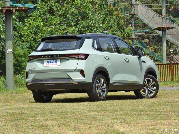 上汽通用五菱 五菱星辰 2021款 1.5T CVT星曜版