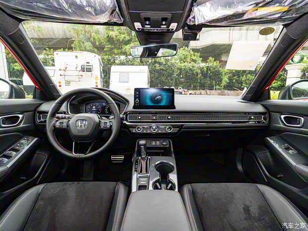 东风本田 思域 2022款 240TURBO CVT燃擎版 东风本田 思域 2022款 240TURBO CVT燃擎版