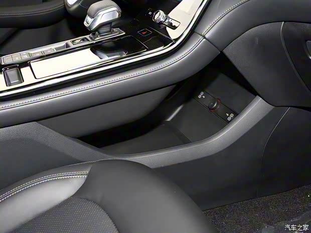 上汽集团 R汽车 ER6 2021款 新动版 620km 智行版 上汽集团 R汽车 ER6 2021款 新动版 620km 智行版