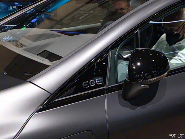 梅赛德斯-EQ 奔驰EQE 2022款 350 AMG Line Edition 1 欧洲版