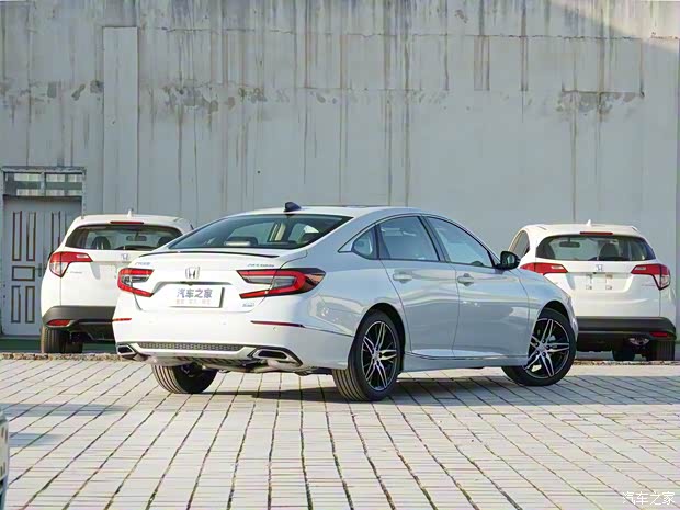 广汽本田 雅阁 2022款 260TURBO 幻夜·尊贵版 广汽本田 雅阁 2022款 260TURBO 幻夜·尊贵版