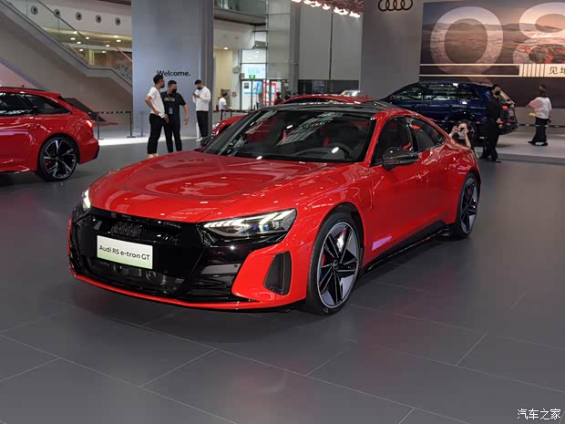Audi Sport 奥迪RS e-tron GT 2021款 基本型 Audi Sport 奥迪RS e-tron GT 2021款 基本型