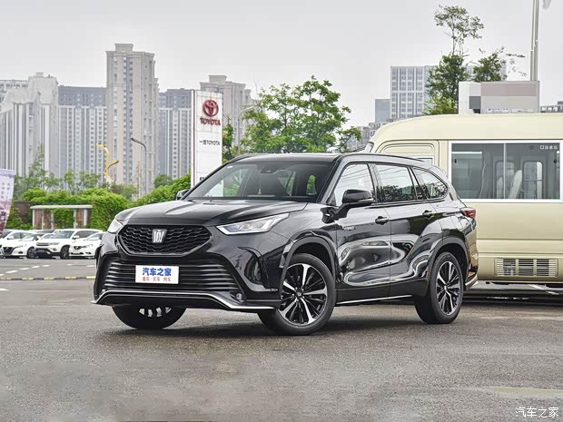 一汽丰田 皇冠陆放 2021款 2.5L HEV四驱豪华版 一汽丰田 皇冠陆放 2021款 2.5L HEV四驱豪华版