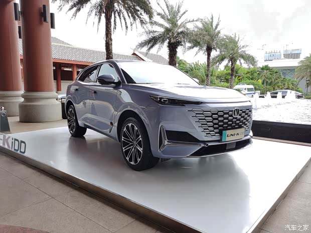 長(zhǎng)安汽車(chē) 長(zhǎng)安UNI-K新能源 2021款 iDD 插電混動(dòng)版