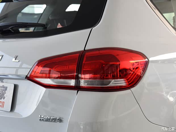 长城汽车 哈弗H6 2017款 蓝标 运动版 1.5T 手动两驱精英型