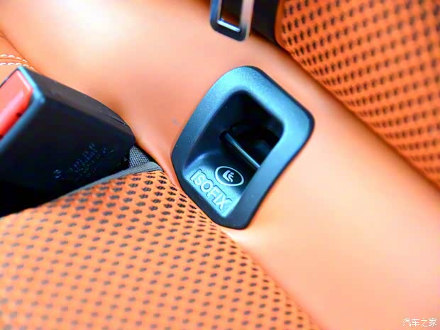 英菲尼迪(进口) 英菲尼迪QX30 2017款 2.0T 四驱中配型