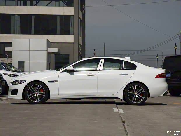 捷豹 捷豹XE 2017款 3.0 SC 340PS S 捷豹 捷豹XE 2017款 3.0 SC 340PS S