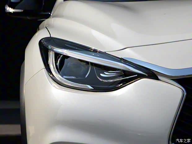 英菲尼迪(进口) 英菲尼迪QX30 2017款 2.0T 四驱中配型