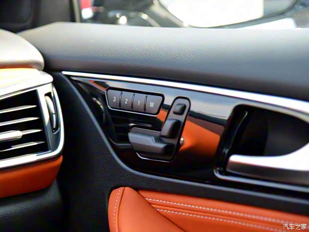 英菲尼迪(进口) 英菲尼迪QX30 2017款 2.0T 四驱中配型