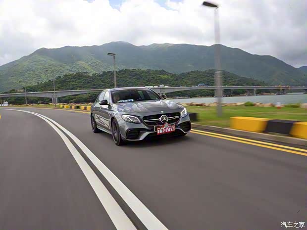 梅赛德斯-AMG 奔驰E级AMG 2017款 AMG E 63 S 4MATIC+ 梅赛德斯-AMG 奔驰E级AMG 2017款 AMG E 63 S 4MATIC+