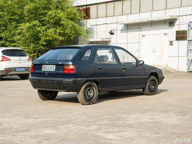 东风雪铁龙 富康 1995款 1.36L 两厢基本型 东风雪铁龙 富康 1995款 1.36L 两厢基本型