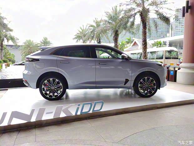 长安汽车 长安UNI-K新能源 2021款 iDD 插电混动版 长安汽车 长安UNI-K新能源 2021款 iDD 插电混动版