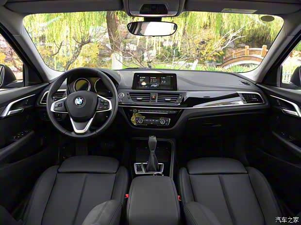 華晨寶馬 寶馬1系 2018款 118i 設(shè)計套裝型 華晨寶馬 寶馬1系 2018款 118i 設(shè)計套裝型