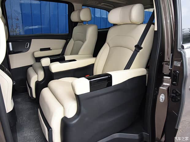 华晨华颂 华颂7 2017款 2.0T 自动尊贵型