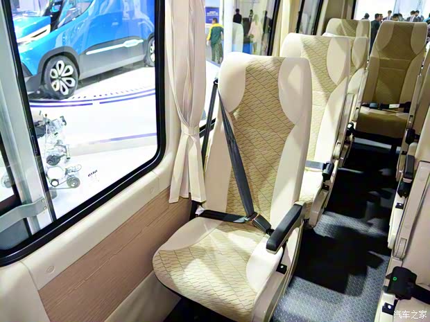 南京依維柯 寶迪 2016款 3.0T-A42尊享版高頂F1C