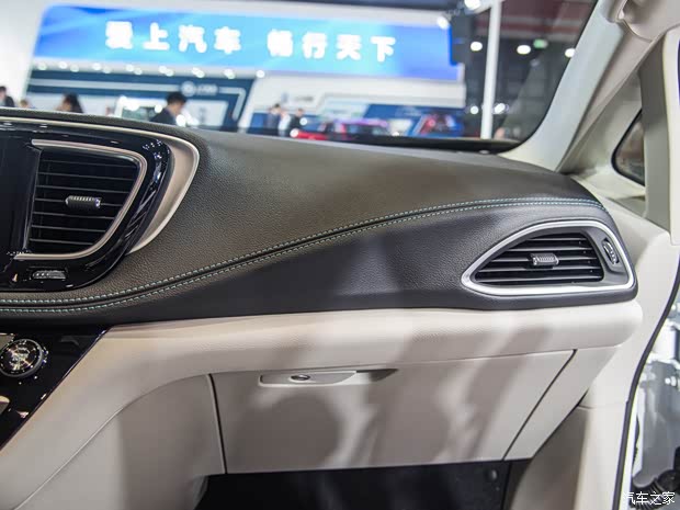 克萊斯勒(進(jìn)口) 大捷龍PHEV(進(jìn)口) 2018款 3.6L 插電混動版