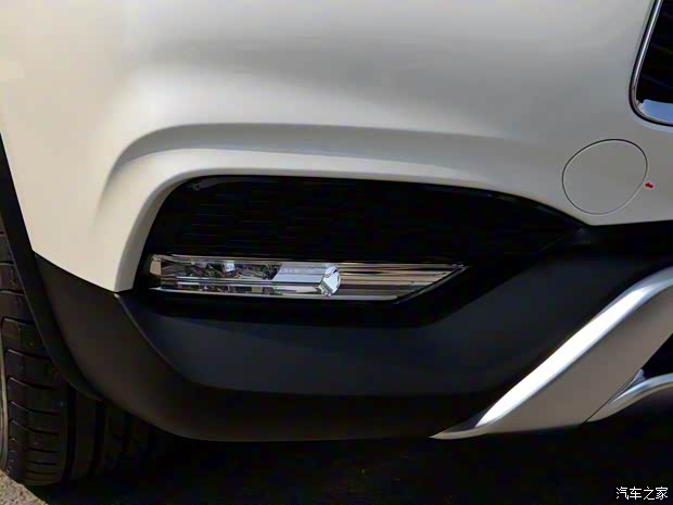 英菲尼迪(进口) 英菲尼迪QX30 2017款 2.0T 四驱中配型