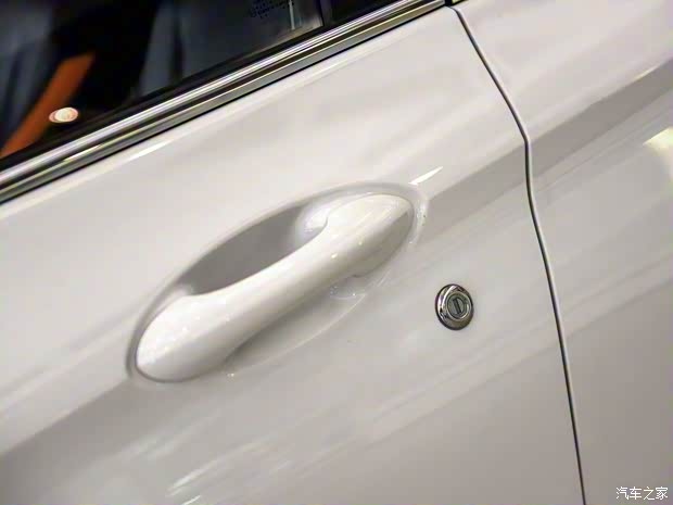 上汽通用五菱 寶駿310 2016款 1.2L 手動(dòng)豪華型