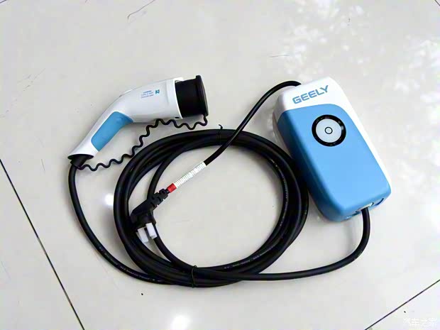 吉利汽车 帝豪新能源 2018款 三厢 1.5L PHEV 精英型