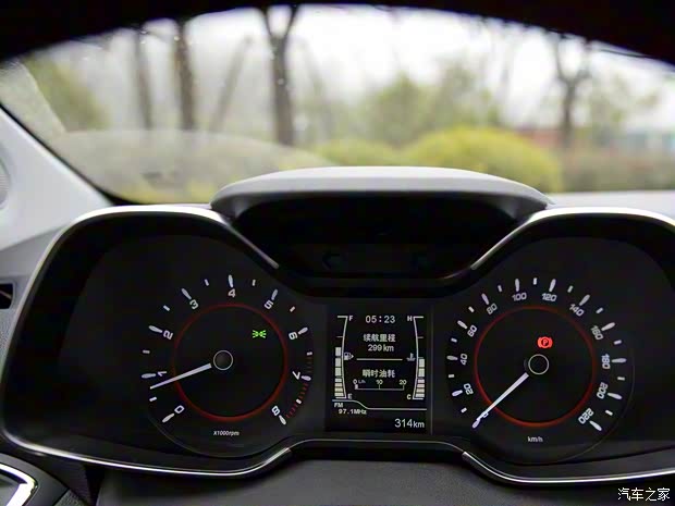 奇瑞汽車 艾瑞澤5 2016款 手動(dòng)基本型