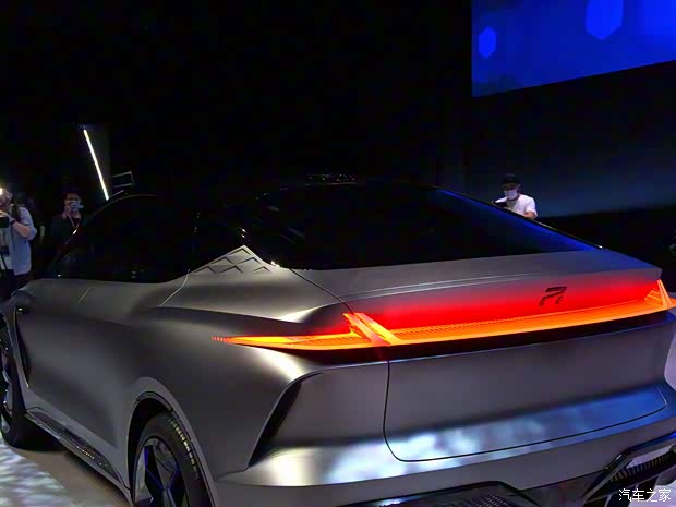 上汽集團 R汽車ES33 2021款 基本型