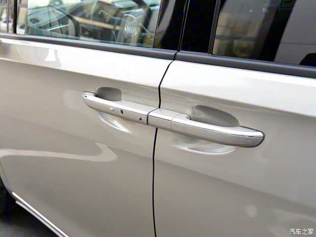 上汽通用别克 别克GL8 2017款 基本型