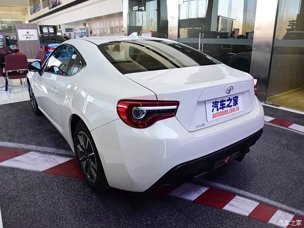 丰田(进口) 丰田86 2017款 2.0L 自动豪华型 丰田(进口) 丰田86 2017款 2.0L 自动豪华型