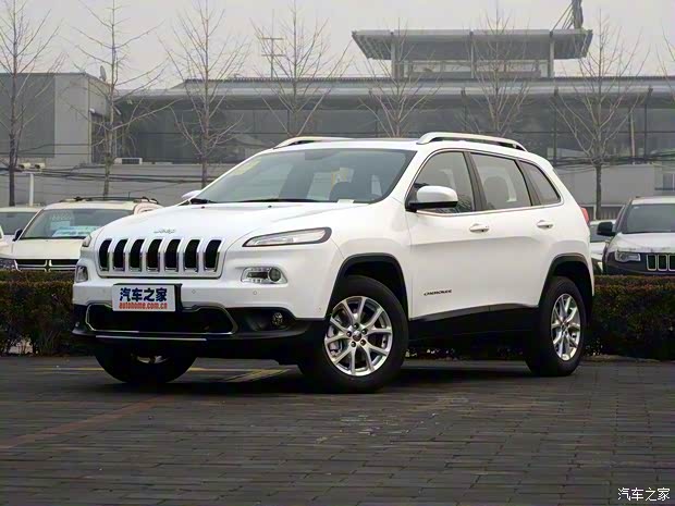 广汽菲克Jeep 自由光 2016款 2.4L 专业版智能包 广汽菲克Jeep 自由光 2016款 2.4L 专业版智能包