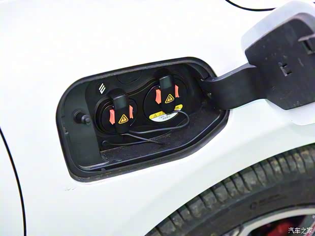 雷諾 江鈴集團(tuán) 羿 2021款 450km 光耀豪華 雙電機(jī)版