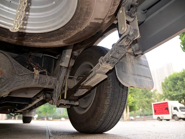 江铃汽车 宝典 2016款 1.8T新超值汽油两驱长货箱GLJX4G18E5L