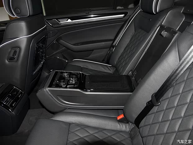 上汽大众 辉昂 2018款 380TSI 两驱至尊旗舰版 上汽大众 辉昂 2018款 380TSI 两驱至尊旗舰版