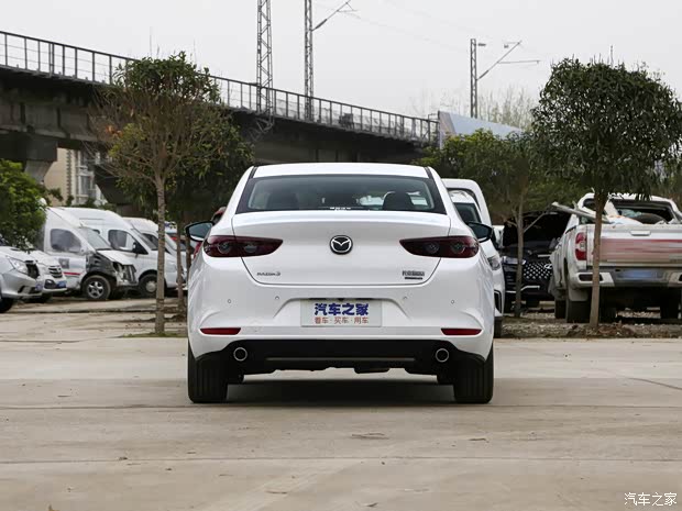 长安马自达 马自达3 昂克赛拉 2021款 2.0L 自动质雅版