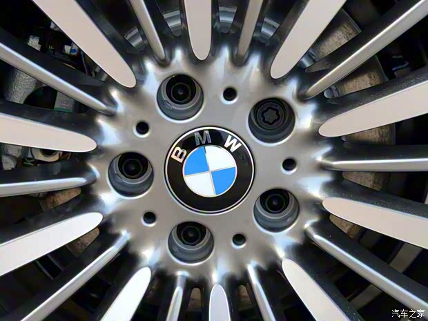 華晨寶馬 寶馬3系 2016款 328Li xDrive 豪華設(shè)計(jì)套裝